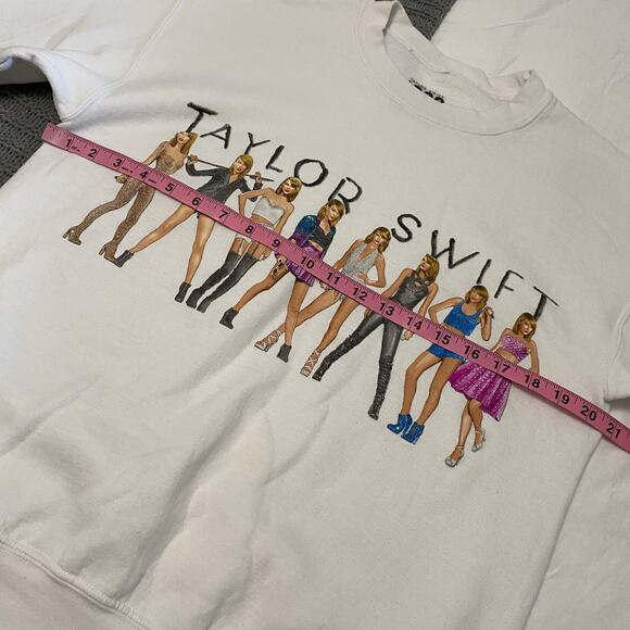 Taylor Swift 1989 White Crew Neck Sweater Women’s Size Medium - Picture 3 of 8